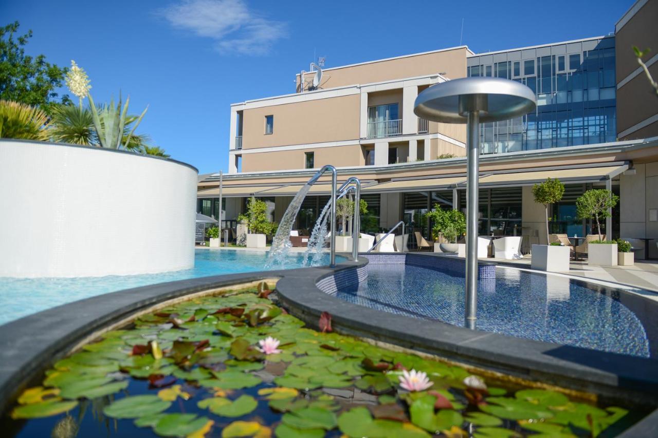 Aura Hotel Adults Only Balatonfured Luaran gambar