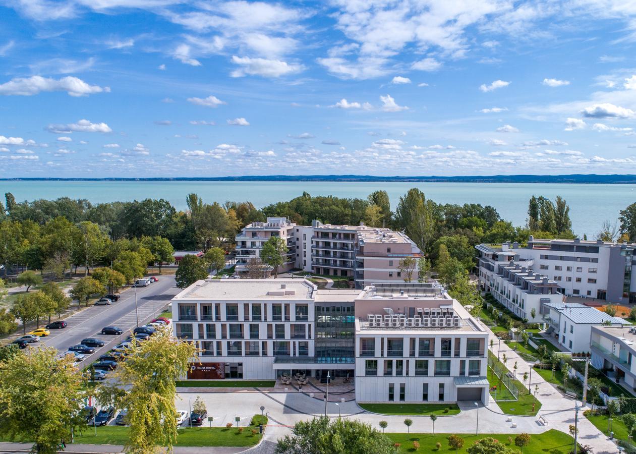 Aura Hotel Adults Only Balatonfured Luaran gambar
