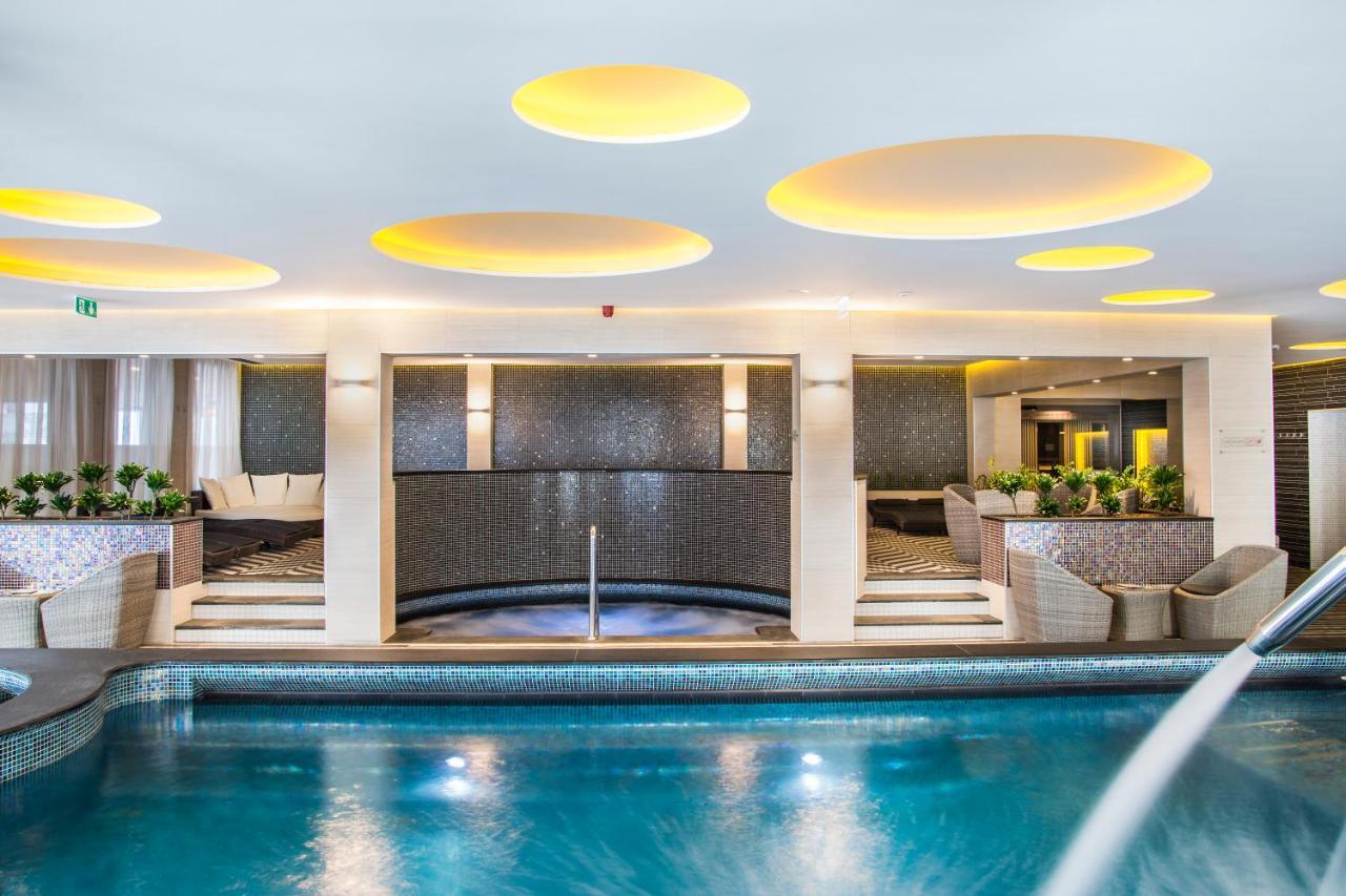 Aura Hotel Adults Only Balatonfured Luaran gambar