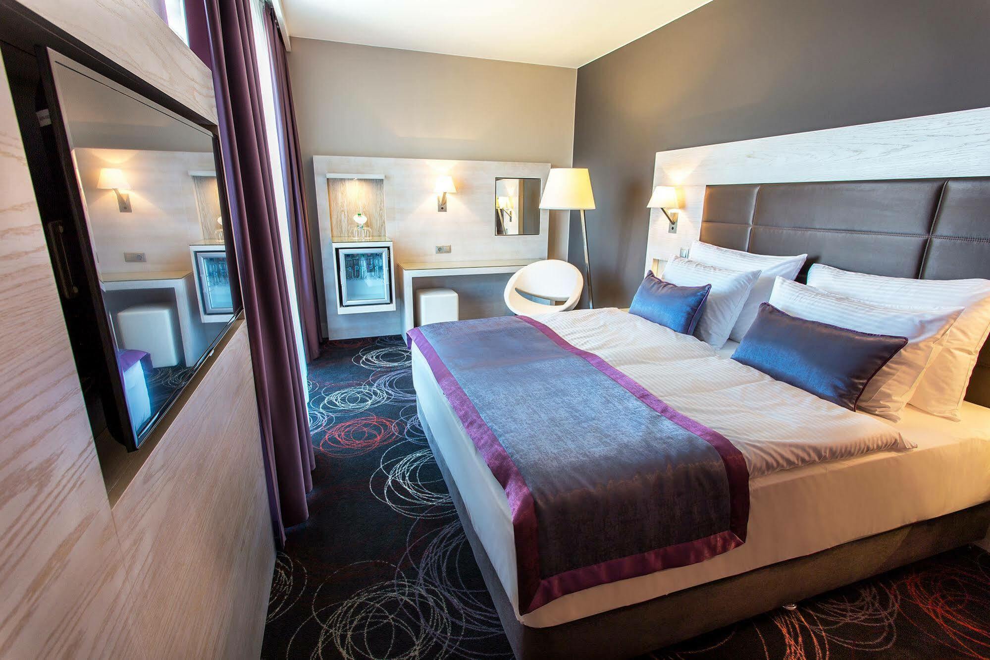 Aura Hotel Adults Only Balatonfured Luaran gambar