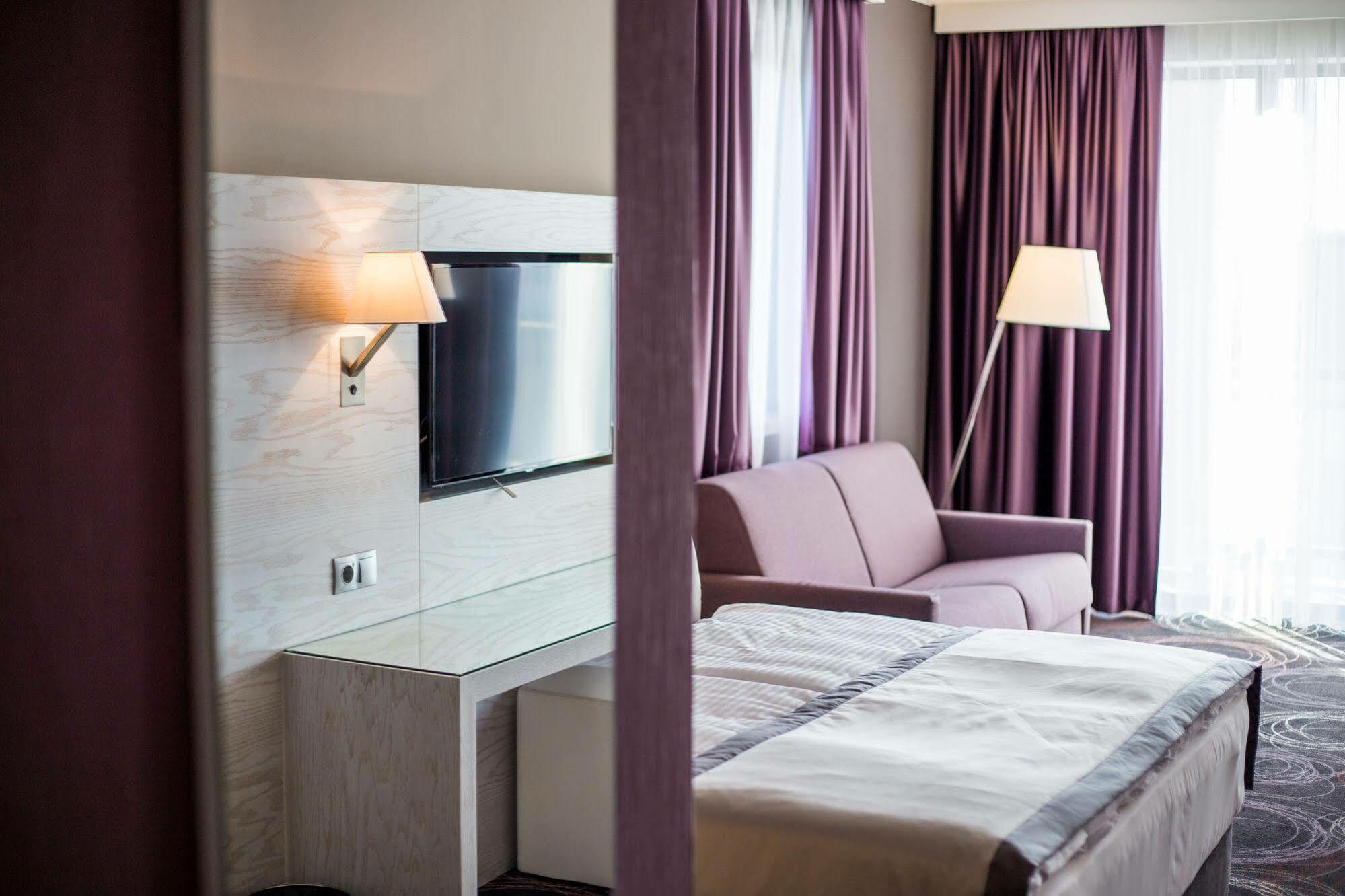 Aura Hotel Adults Only Balatonfured Luaran gambar