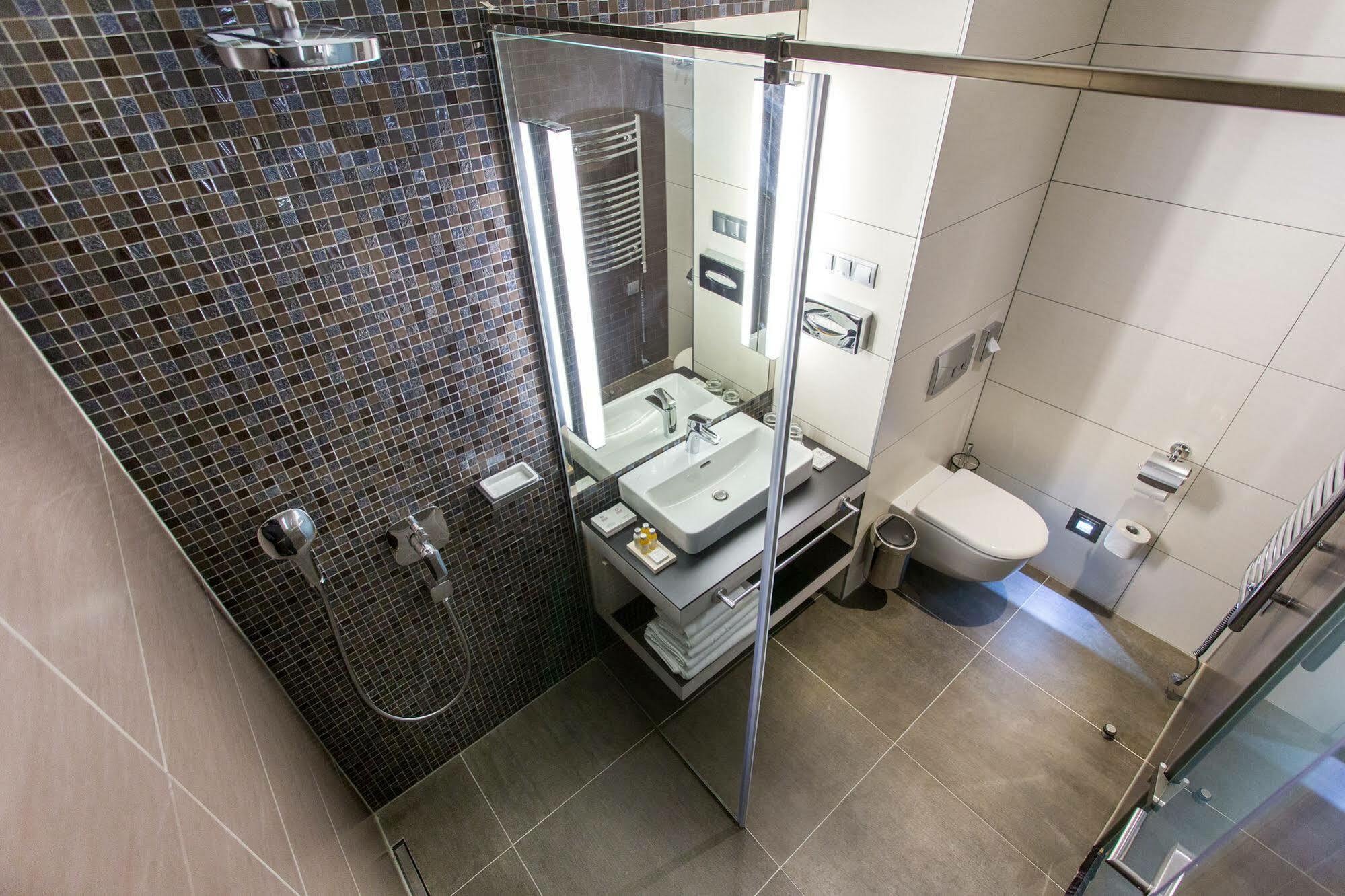 Aura Hotel Adults Only Balatonfured Luaran gambar