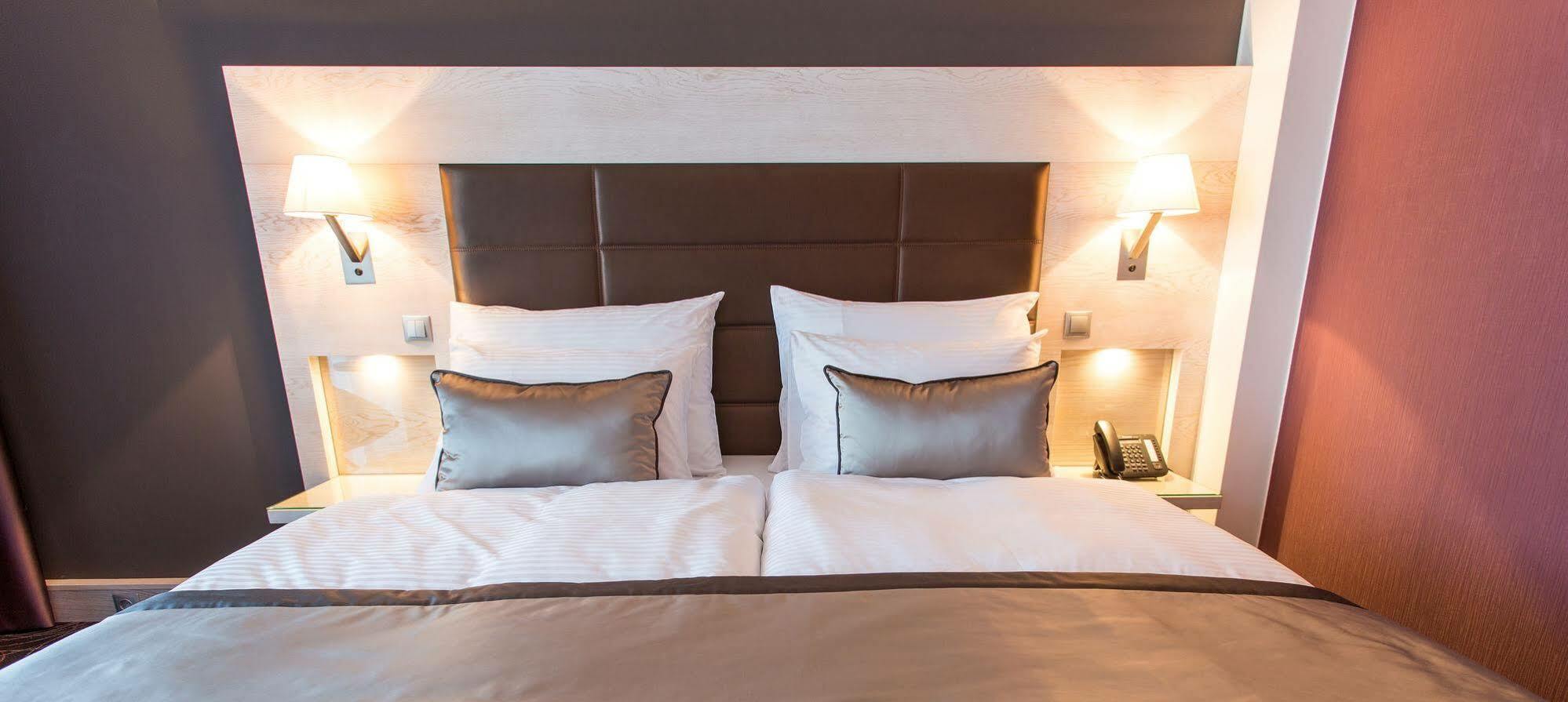 Aura Hotel Adults Only Balatonfured Luaran gambar