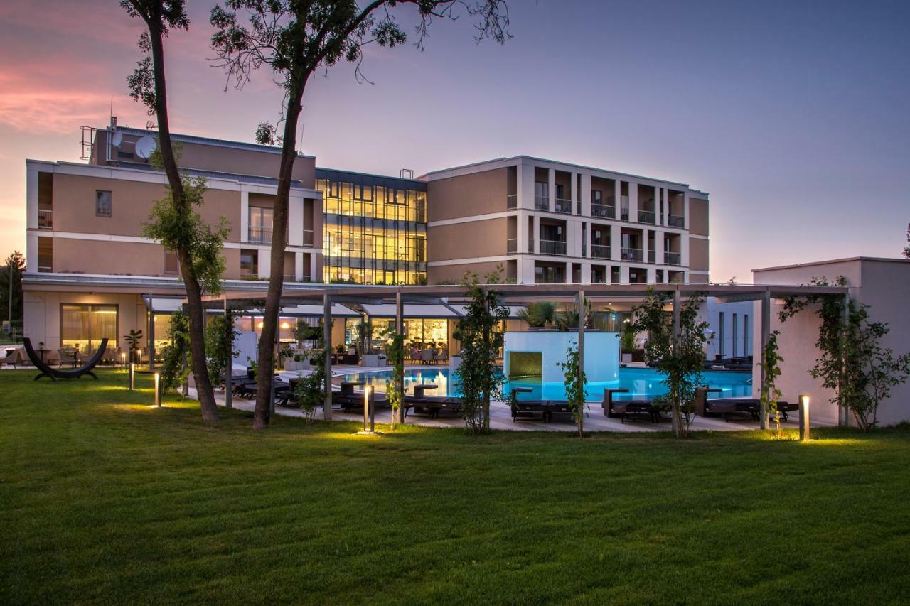 Aura Hotel Adults Only Balatonfured Luaran gambar